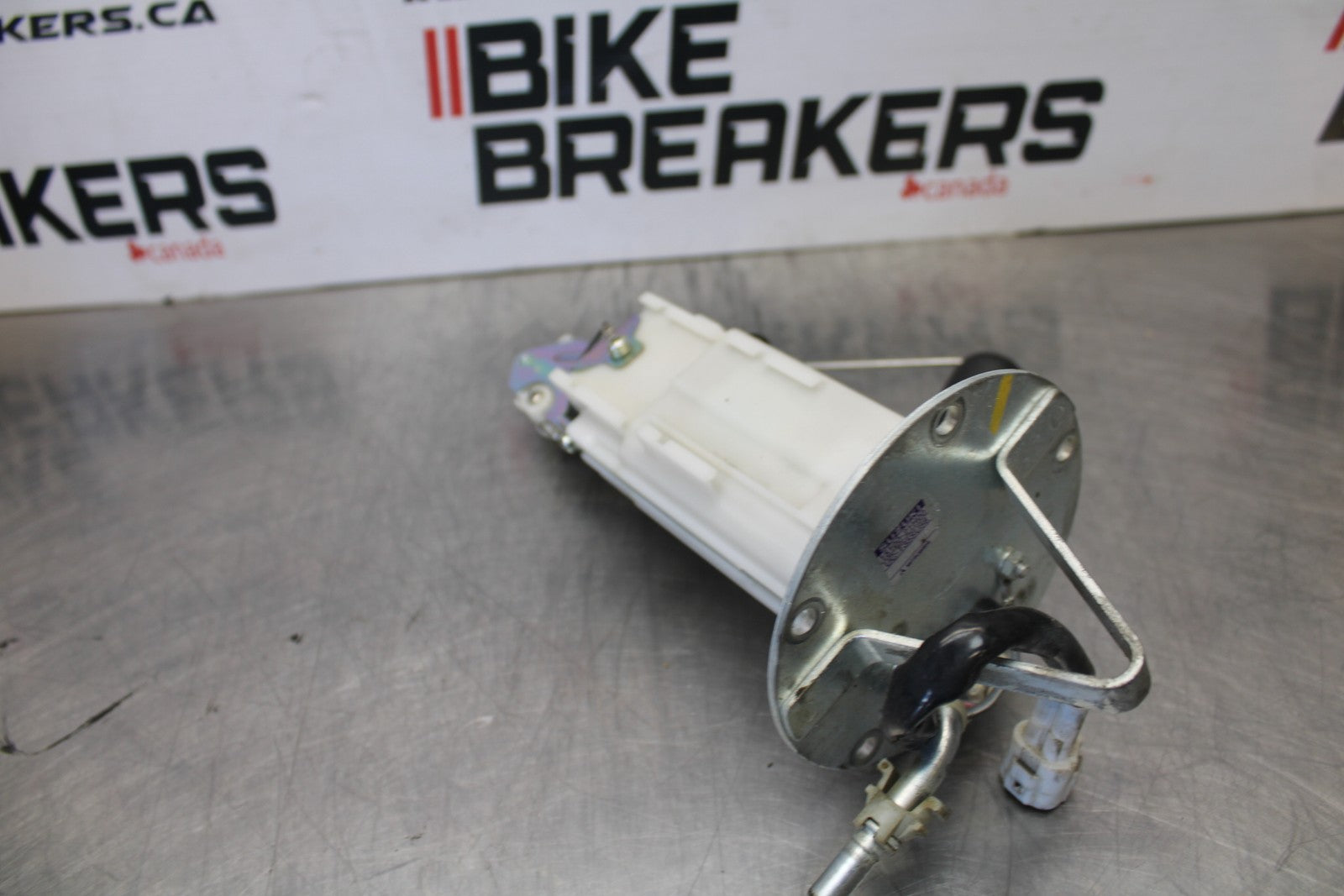 07 SUZUKI GSXR1000 FUEL PUMP GAS PETROL SENDER UNIT 15100-21H00 BB770