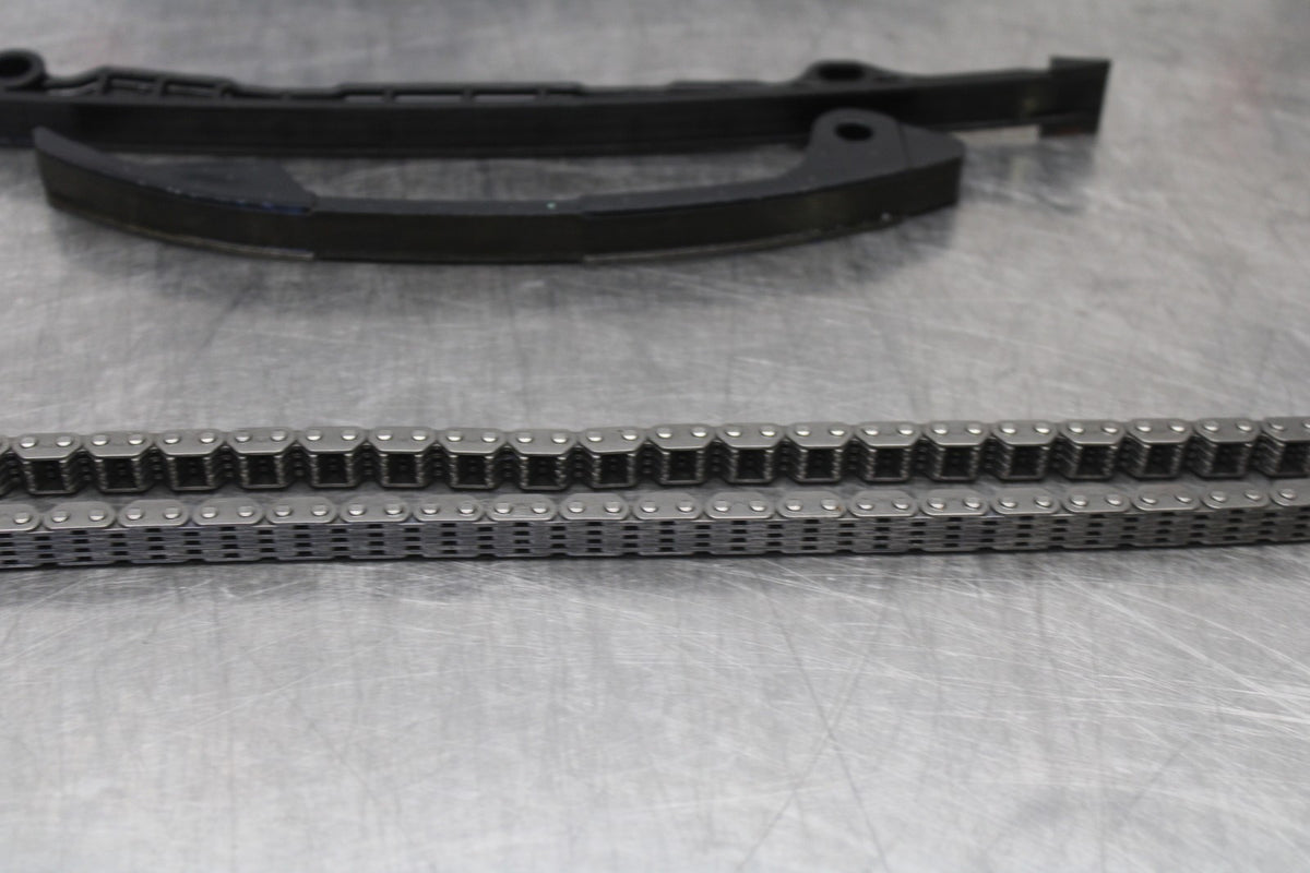 25 KAWASAKI Z900 CAM CHAIN WITH GUIDES BB928