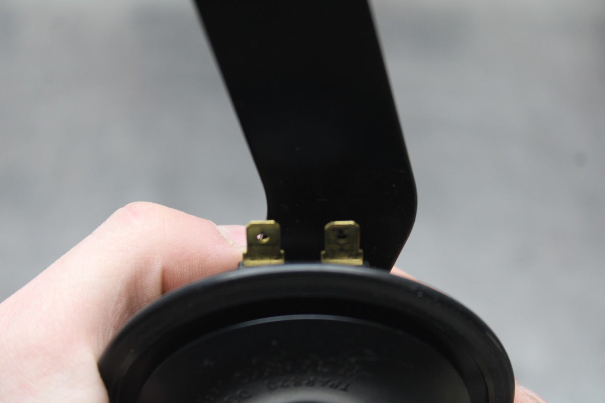 11-24 SUZUKI GSXR750 HORN SIGNAL BB630