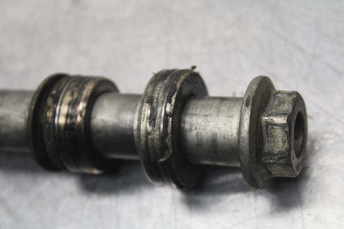 2004 Honda CBR600F4i REAR AXLE BACK WHEEL RIM BOLT AXEL 42301-MAS-000 BB606
