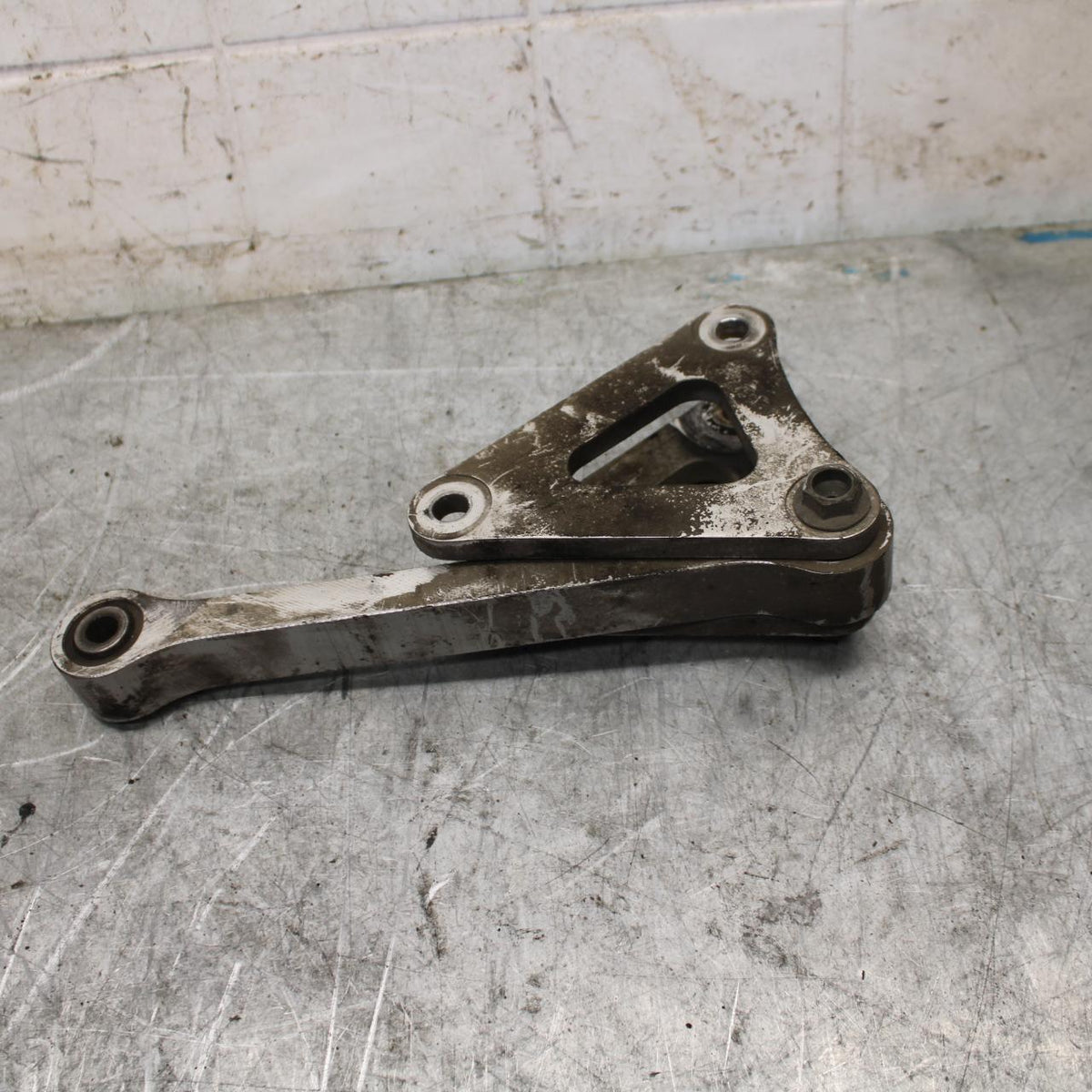 04-06 YAMAHA YZF R1 REAR DOGBONE SHOCK LINKAGE LINK BB432