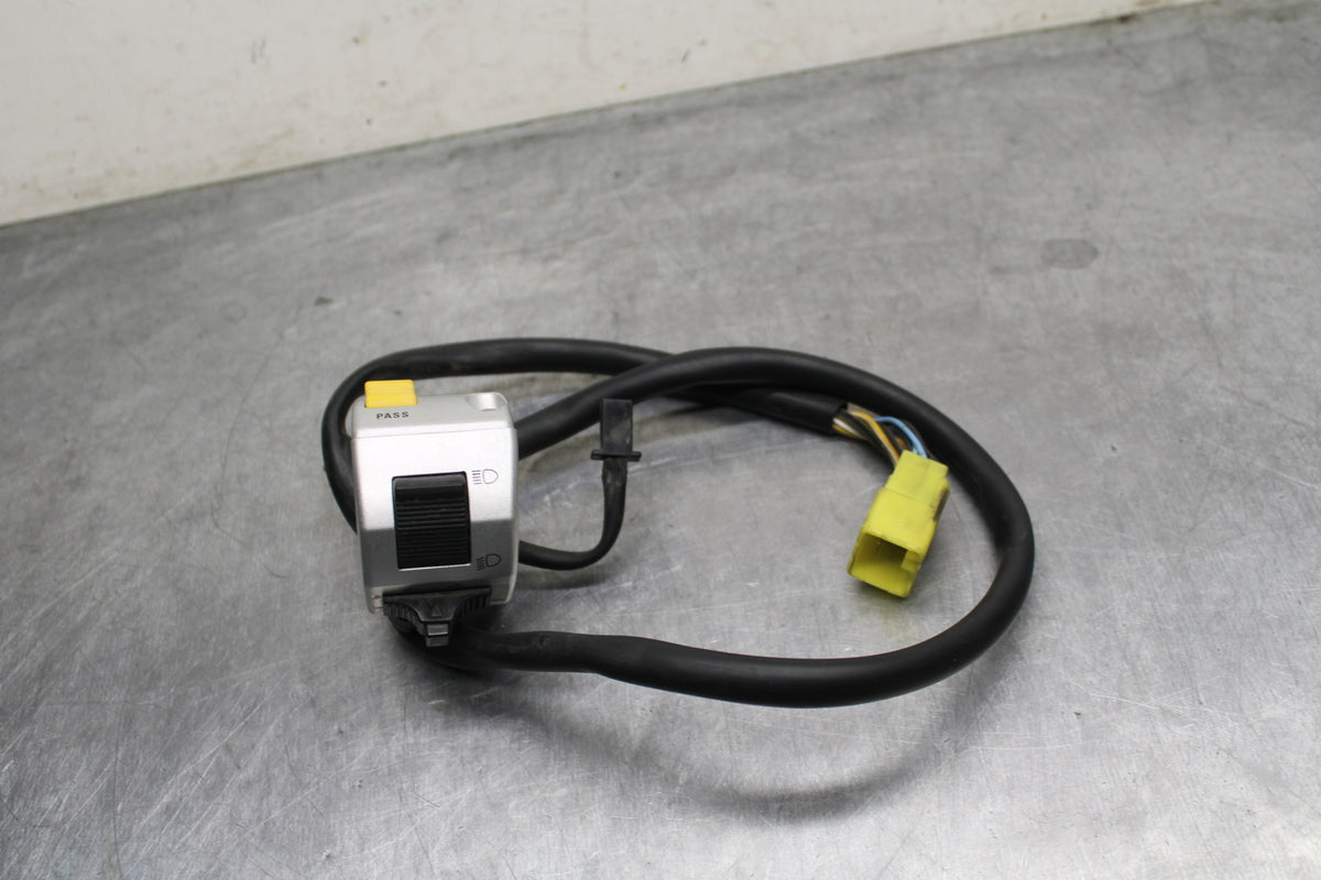 04 SUZUKI INTRUDER 800 LEFT HANDLE HORN SIGNALS SWITCH SWITCHES BB758